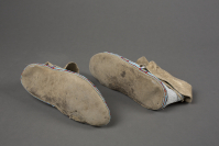 Blackfeet%20artist%2C%20%3Cb%3E%3Ci%3E%20Moccasins%3C%2Fi%3E%3C%2Fb%3E%2C%20ca.%201890%2C%20leather%2C%20rawhide%2C%20and%20glass%20beads%2C%20The%20Elizabeth%20Cole%20Butler%20Collection%2C%20no%20known%20copyright%20restrictions%2C%202009.1.19a%2Cb